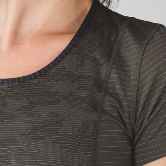 Lululemon Athletica Run for Days SS Camo 6 - Picture 5 of 7